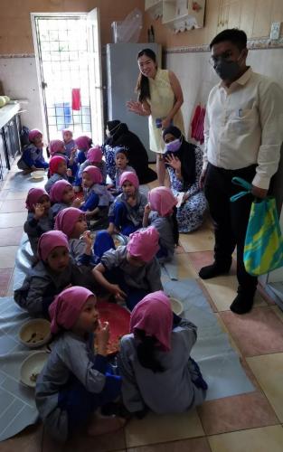 Raya Charity 2022 with children from Pusat Jagaan Telaga Kasih Nur Muhammad (2)